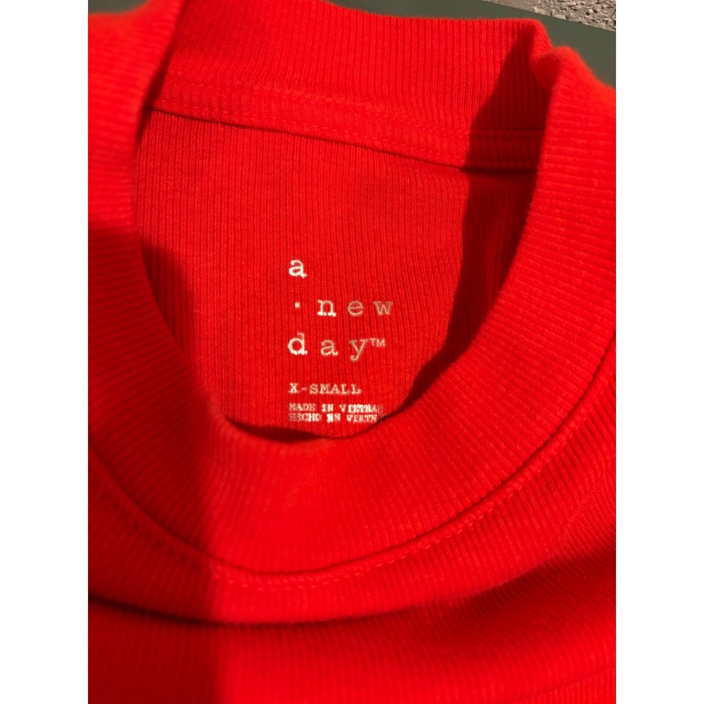 A New Day Red Ribbed Short Sleeve Crew Neck T-Shirt Womens XS - Picture 4 of 4